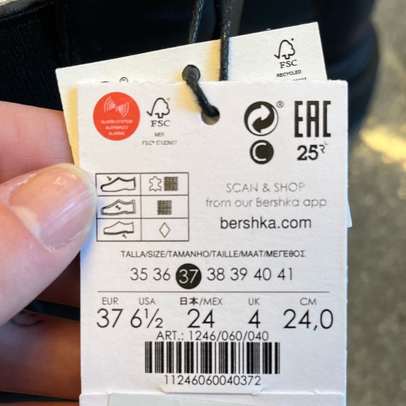 Bershka Flat with Elastic Gores - Ankle boots - Picture 12 of 13